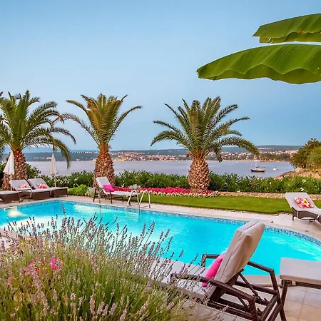 Appartamento Amazing In - Malinska With Wifi
