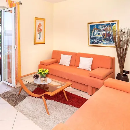 Amazing In - Malinska With Wifi דירה פורת